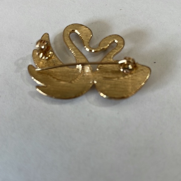 Paired Swan brooch - Picture 3 of 7